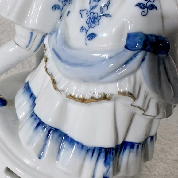 Vintage Porcelain French Colonial Couple Dancing Music Box - Picture 6 of 13